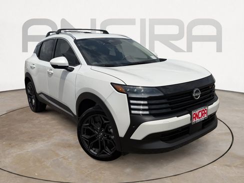 Used 2025 Nissan Kicks SR image 4