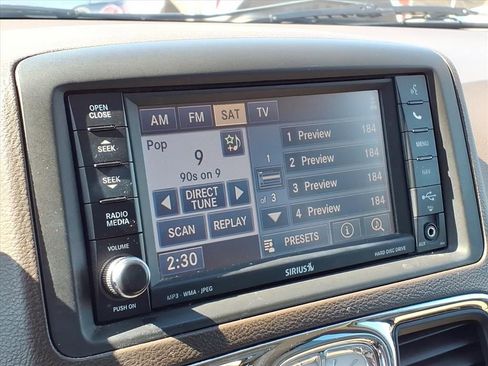 Used 2011 Chrysler Town & Country Limited image 24