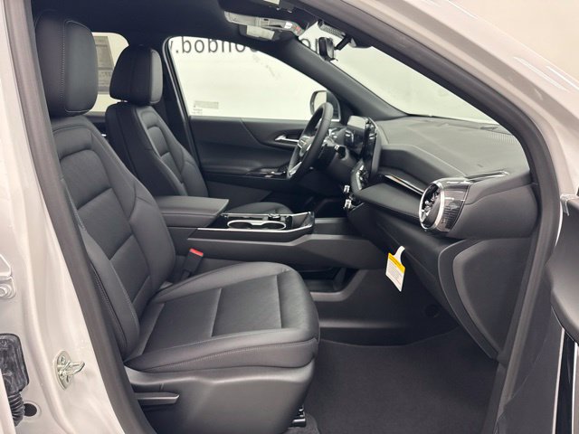 New 2027 Chevrolet Equinox LT w/ Convenience Package II FWD image 31