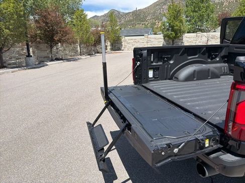 Used 2025 Ford F150 Raptor AWD/4WD image 23