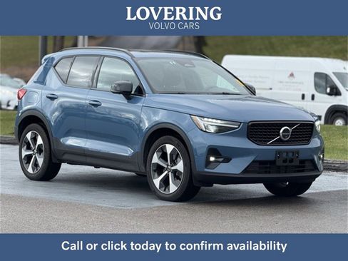 Certified 2025 Volvo XC40 B5 Plus image 1