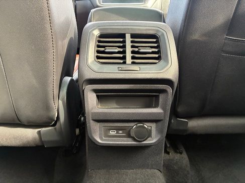 Used 2021 Volkswagen Tiguan SEL Premium R-Line image 18