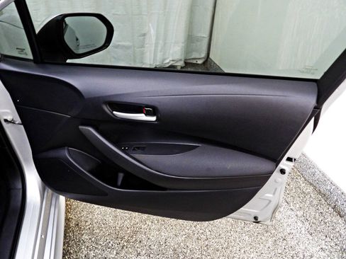Used 2021 Toyota Corolla LE FWD image 11
