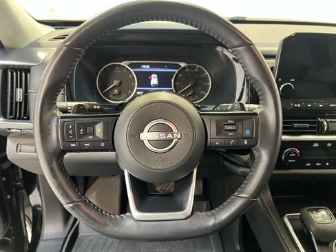 Used 2023 Nissan Pathfinder SL image 19