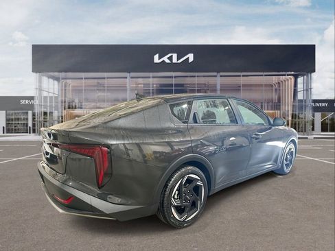 New 2025 Kia K4 EX image 8