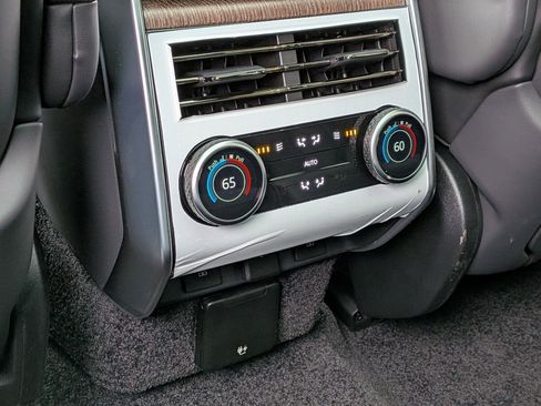 New 2025 Land Rover Range Rover SE AWD/4WD image 23