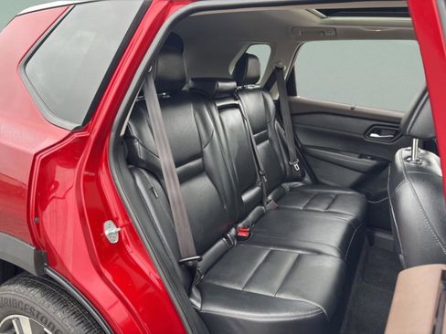 Used 2022 Nissan Rogue SL w/ SL Premium Package image 34