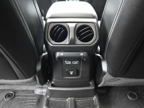Used 2022 Jeep Wrangler Unlimited Sahara AWD/4WD image 26