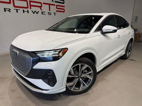 Used 2022 Audi Q4 e-tron Prestige AWD/4WD image 2