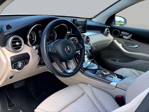 Used 2019 Mercedes-Benz GLC 300 4MATIC image 18