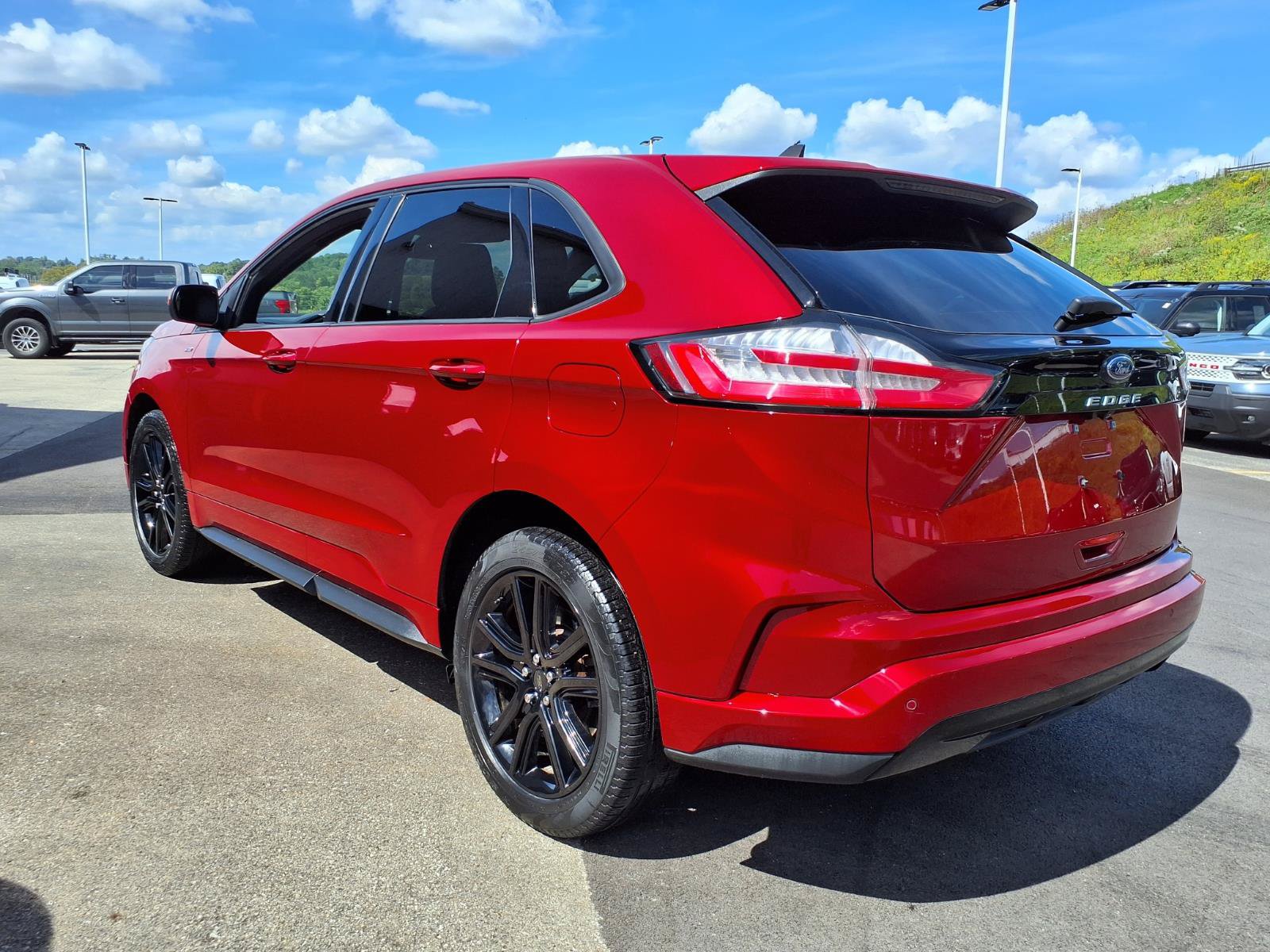 Certified 2023 Ford Edge ST-Line AWD/4WD image 4