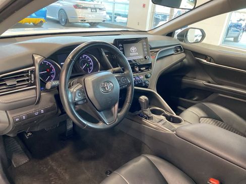 Used 2023 Toyota Camry SE image 10