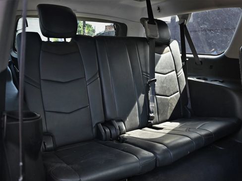 Used 2019 Cadillac Escalade ESV Premium Luxury AWD/4WD image 20