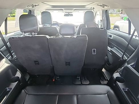 Used 2023 Ford Explorer XLT w/ Equipment Group 202A AWD/4WD image 13