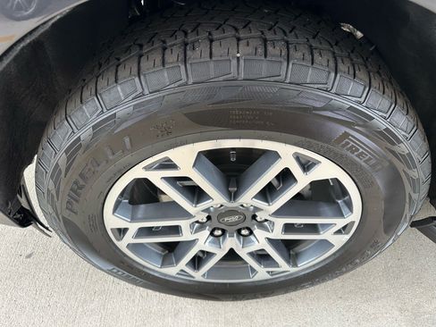 Certified 2025 Ford Expedition Active AWD/4WD image 5
