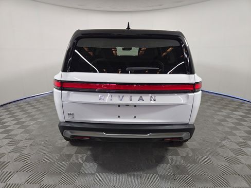Used 2024 Rivian R1S Adventure AWD/4WD image 4