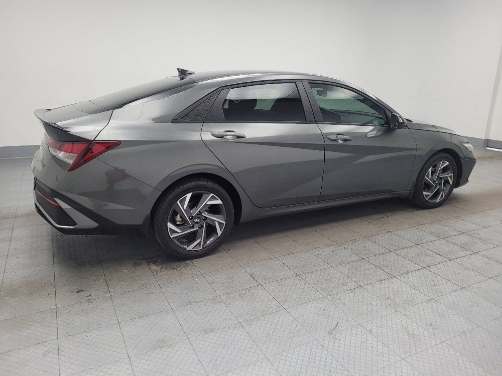 Used 2025 Hyundai Elantra Sport FWD image 10