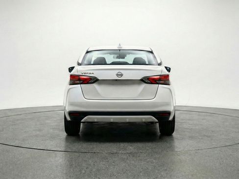 Used 2025 Nissan Versa SV image 7