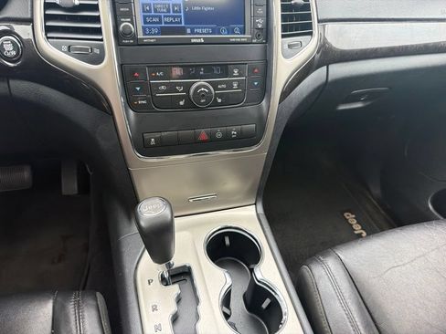 Used 2012 Jeep Grand Cherokee Laredo AWD/4WD image 17