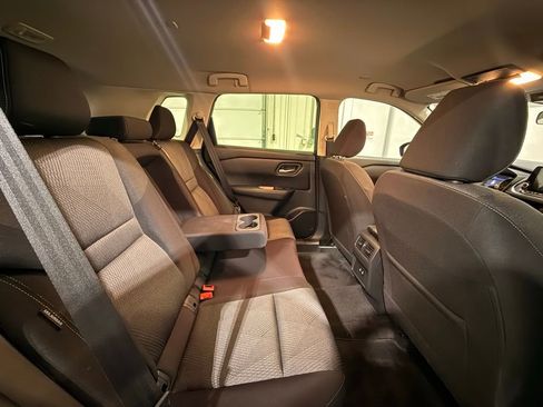 Used 2024 Nissan Rogue SV FWD image 29