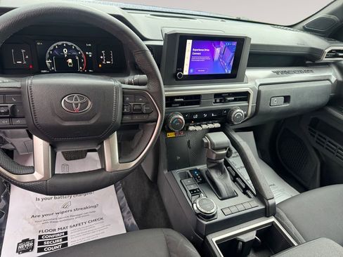 Used 2025 Toyota Tacoma SR5 AWD/4WD image 10