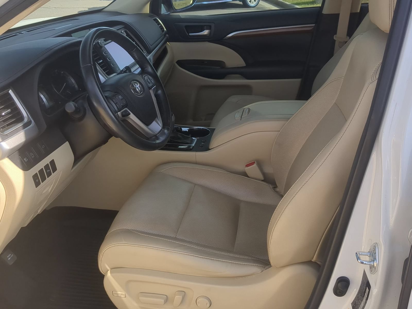 Used 2017 Toyota Highlander Limited AWD/4WD image 13