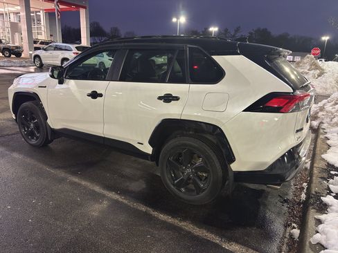 Used 2021 Toyota RAV4 XSE w/ XSE Grade Weather Package image 4