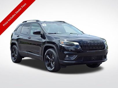 Used 2023 Jeep Cherokee Altitude Lux