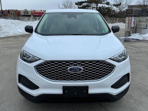 Certified 2024 Ford Edge SE image 2