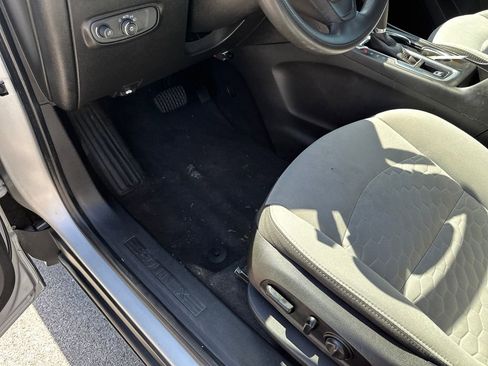 Used 2020 Chevrolet Equinox LS w/ LS Convenience Package FWD image 19