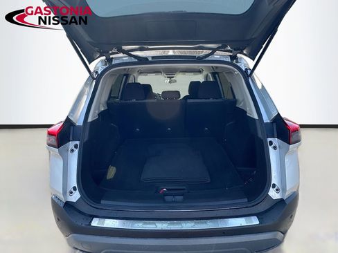 Used 2023 Nissan Rogue SV image 32