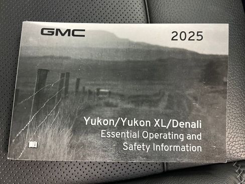 Used 2025 GMC Yukon Denali image 29