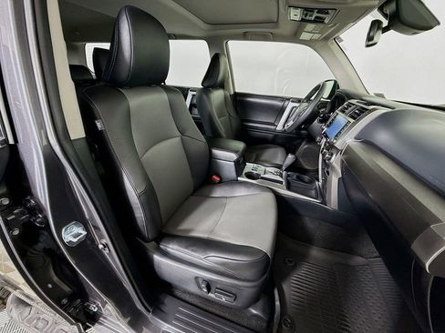 Used 2021 Toyota 4Runner SR5 Premium w/ Moonroof Package RWD image 30