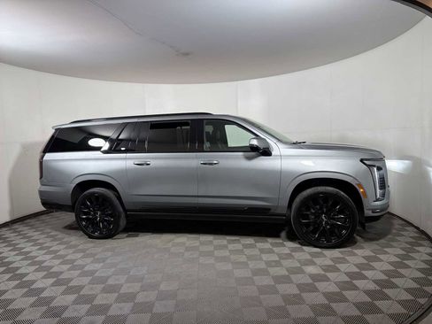 Used 2025 Cadillac Escalade ESV Sport Platinum w/ LPO, ONYX Package image 7