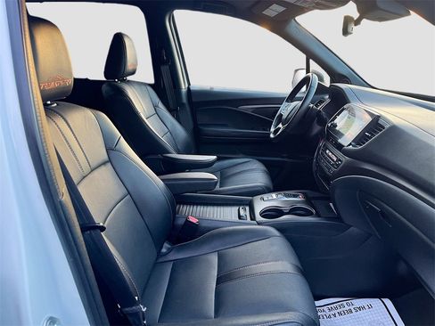 Used 2023 Honda Passport TrailSport image 29