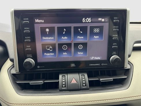 Used 2020 Toyota RAV4 Limited FWD image 28