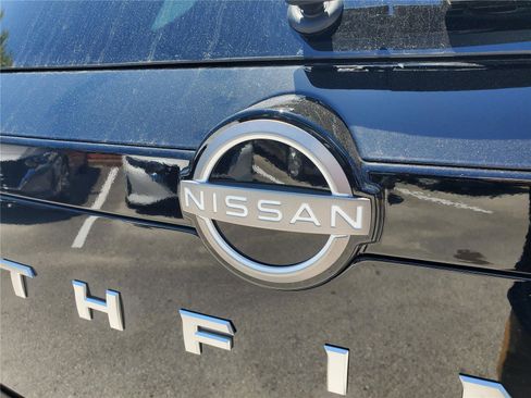 New 2025 Nissan Pathfinder SV w/ SV Premium Package AWD/4WD image 9
