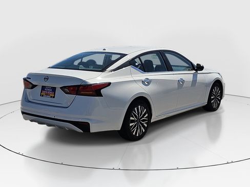 Used 2025 Nissan Altima 2.5 SV FWD image 5