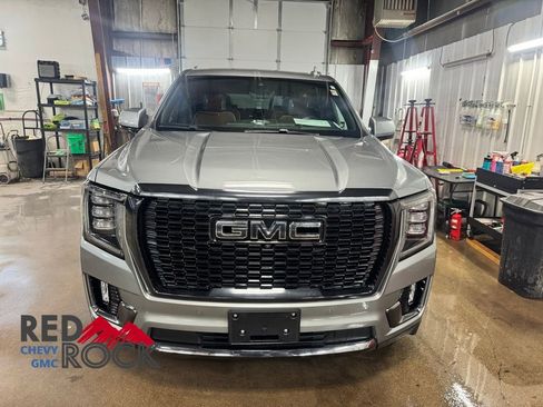 Used 2023 GMC Yukon Denali Ultimate image 2