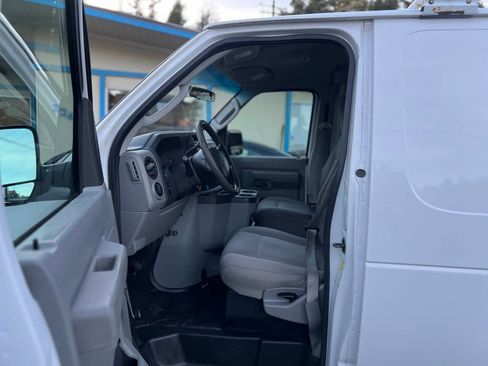 Used 2010 Ford E-150 and Econoline 150 image 10