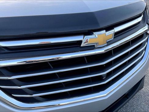 Used 2021 Chevrolet Equinox Premier FWD image 28