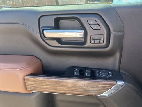 Used 2019 Chevrolet Silverado 1500 High Country w/ Technology Package image 28