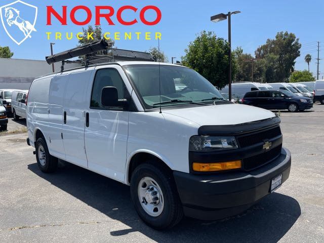 Used 2018 Chevrolet Express 2500 RWD image 3