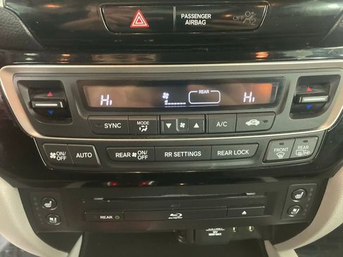 Used 2018 Honda Pilot Elite image 8