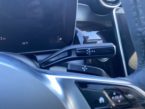 Used 2025 Mercedes-Benz GLC 300 4MATIC image 14