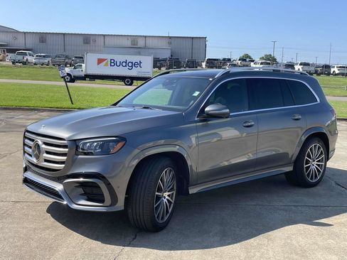 Used 2025 Mercedes-Benz GLS 450 4MATIC image 7