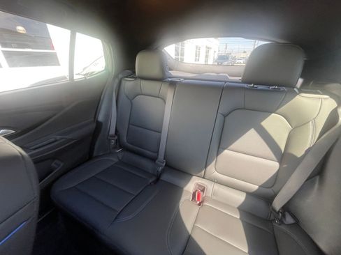 Used 2025 Buick Envista Sport Touring image 39