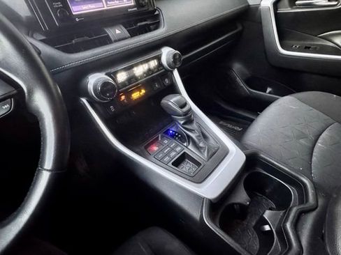 Used 2020 Toyota RAV4 XLE image 14