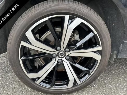 Used 2023 Volvo XC60 B6 Ultimate w/ Protection Package Premier AWD/4WD image 17