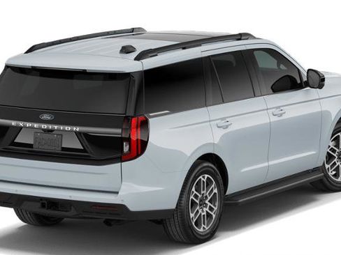 New 2026 Ford Expedition Active RWD image 3